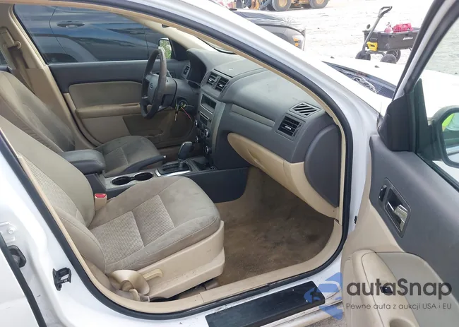 3FAHP0HA9CR102371: 42521948