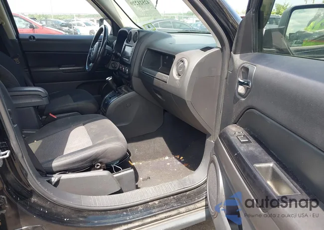 1C4NJRFBXCD570214: 42521229