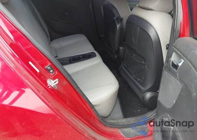 KMHTC6AD7CU025267: 42521548