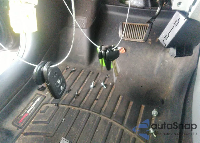 KMHCU5AE7CU050136: 42523105