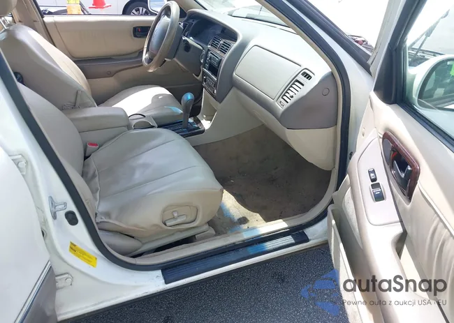 4T1BF18B8XU335587: 42522213