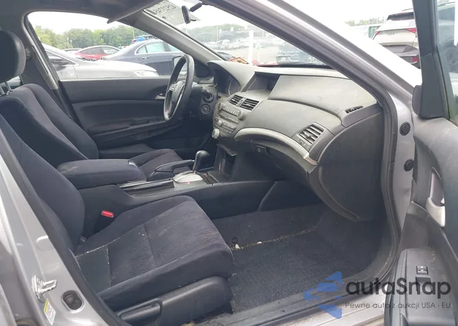 1HGCP2F36BA086600: 42523745