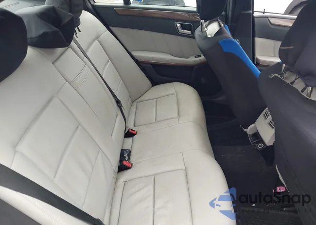 WDDHF8HB4BA271779: 42523853