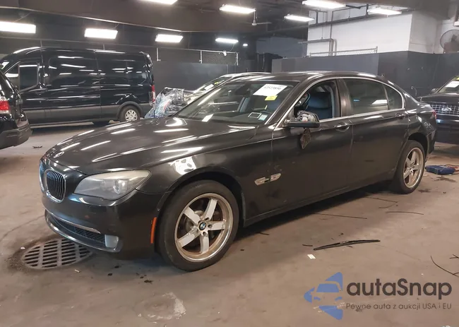 WBAKC8C56BC433083: 42523890