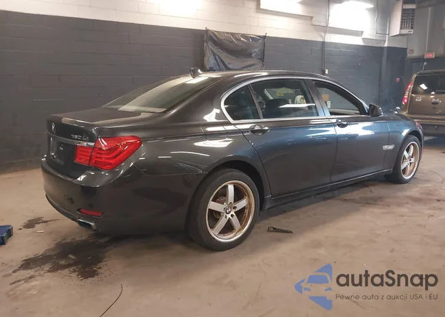 WBAKC8C56BC433083: 42523890