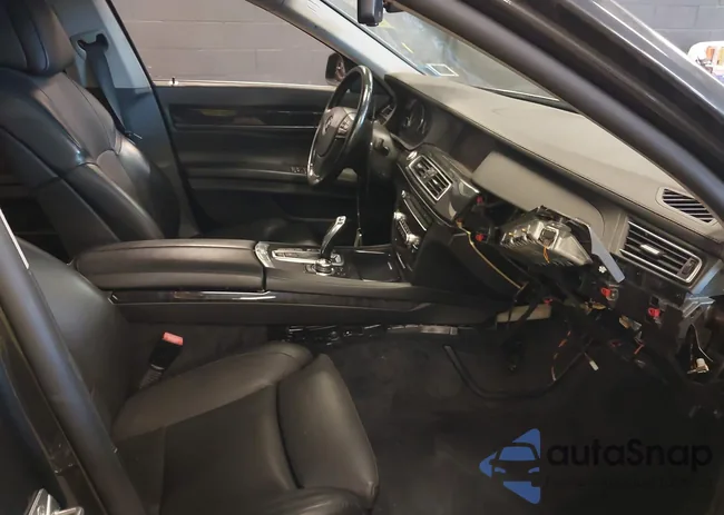 WBAKC8C56BC433083: 42523890