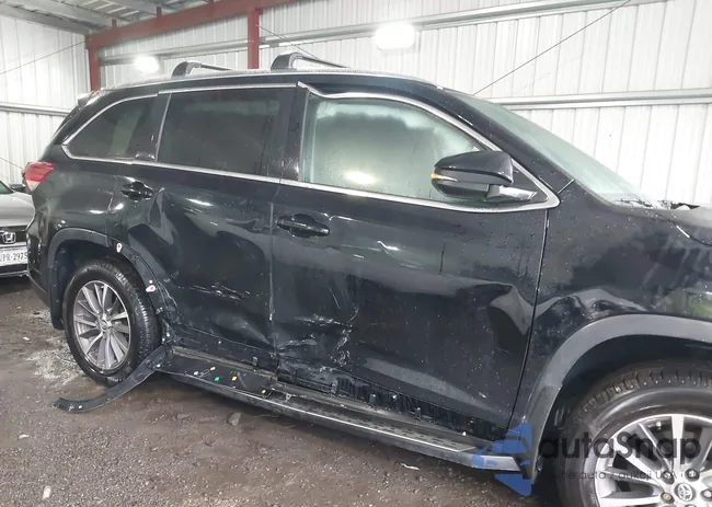 5TDJZRFH5JS561076: 42523351