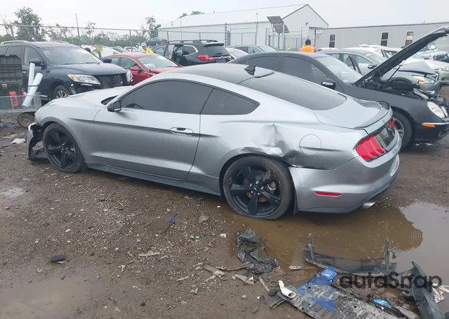 1FA6P8TH9P5105743: 42525135