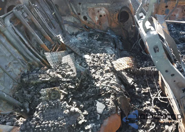 SALSH2E44AA240472: 42524548