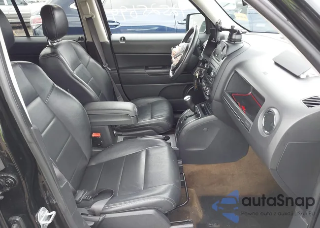 1C4NJPFA3GD683598: 42525699