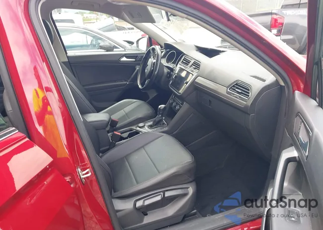 3VV2B7AX7JM197319: 42525483