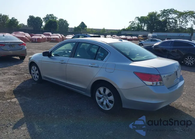 1HGCP2F82AA179205: 42526823