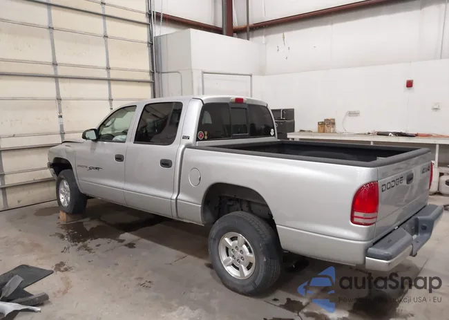 1B7GG2AN81S147401: 42526857