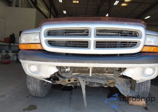 1B7GG2AN81S147401: 42526857