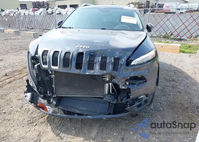 1C4PJMDS5HW568185: 42527072