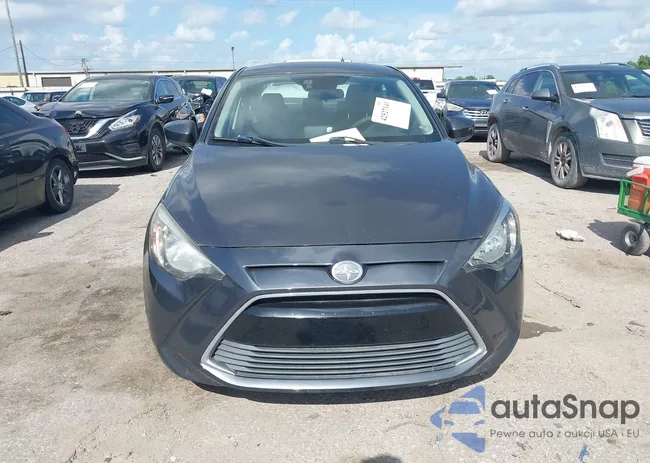 3MYDLBZV6GY107929: 42527141