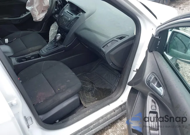 1FADP3F2XGL327799: 42526262