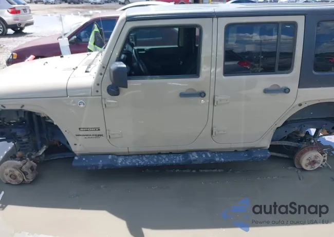 1C4BJWDG2JL824078: 42526333