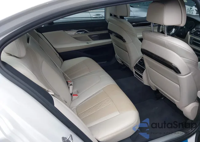 WBA7E2C58HG740141: 42526565