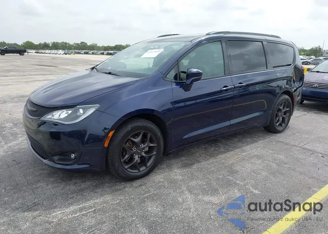 2C4RC1BG3JR292314: 42527844