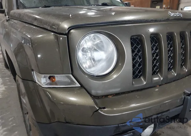 1C4NJRFB9FD417747: 42527555