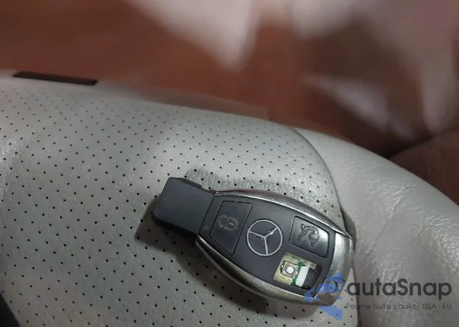 WDBUF65J23A225876: 42528637