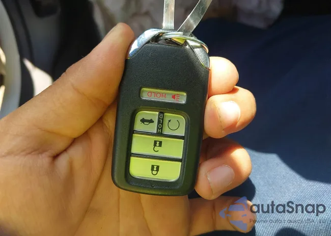 1HGCV2F96KA015987: 42528744