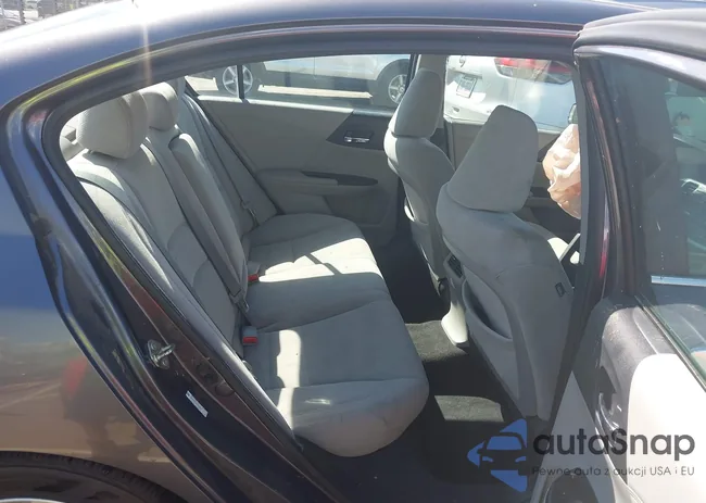 1HGCR2F78EA223571: 42529103