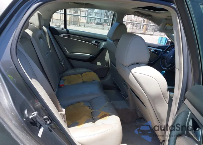 19UUA66278A041758: 42528319