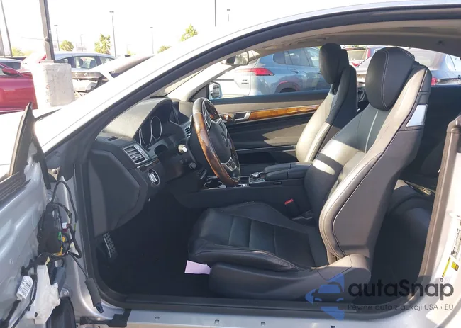 WDDKJ6FBXGF329352: 42529932