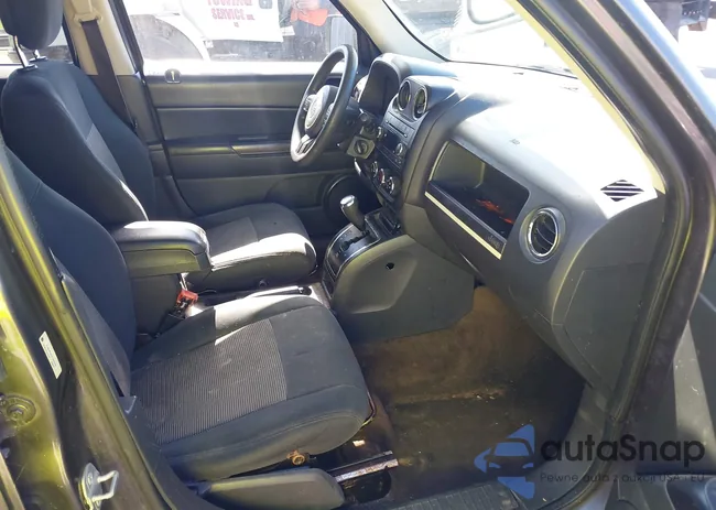 1C4NJPBA5ED842849: 42530106