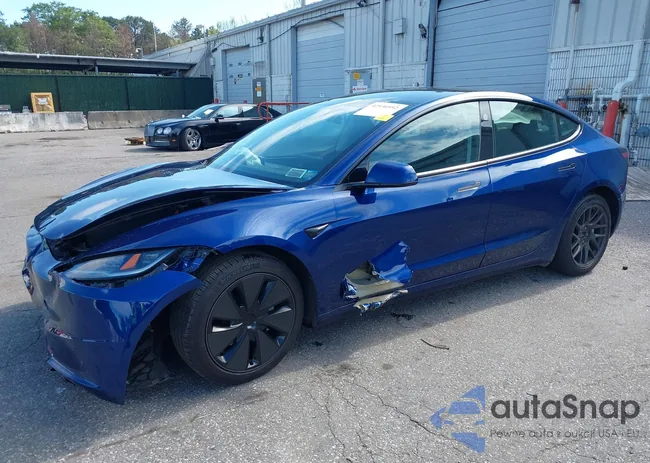 5YJ3E1EAXRF774101: 42530592