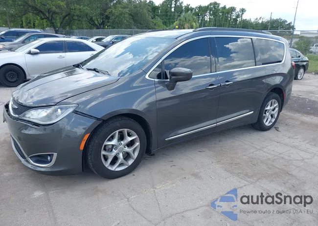 2C4RC1BG4HR516068: 42530631