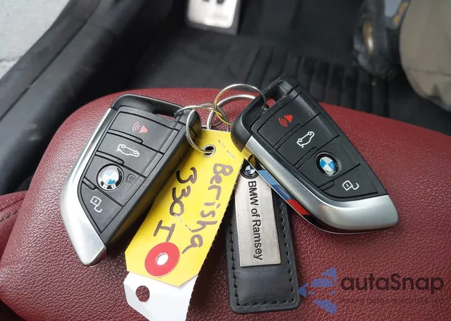 WBA5R7C05NFM16689: 42530938