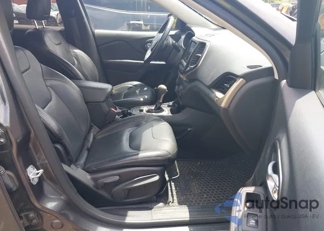 1C4PJMCB8FW588994: 42530977