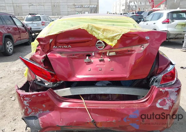 1N4AL3AP5FC184714: 42531180