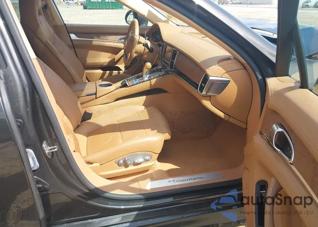 WP0AA2A74DL012052: 42531841