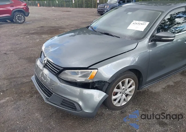 3VWD07AJ9EM277085: 42531957