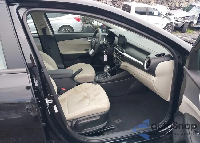 3KPF24AD9PE646989: 42532008