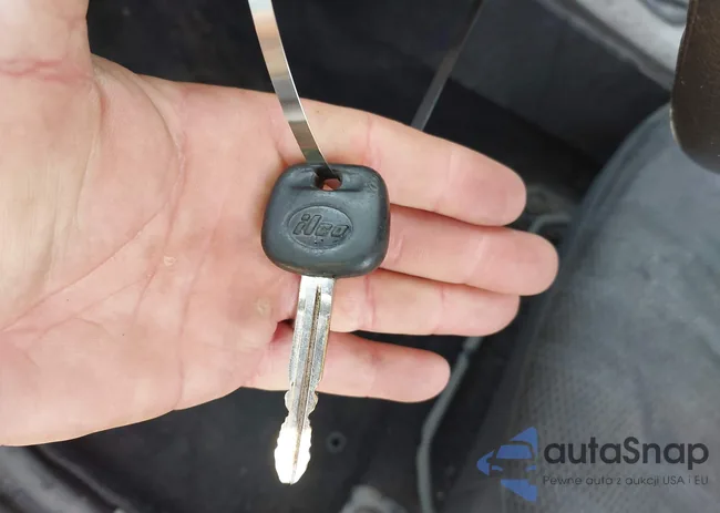 2T1BU4EE0BC600387: 42532056