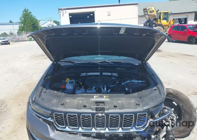 1C4RJYB68RC714152: 42532809