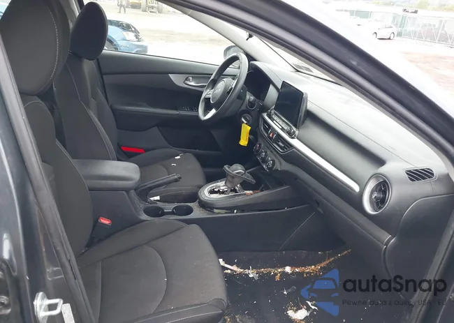 3KPF24AD4NE494553: 42534958