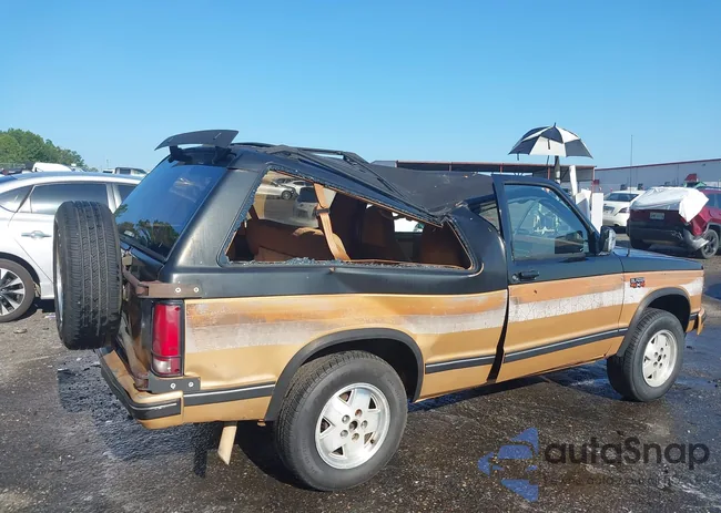 1GNCT18Z0K0179602: 42535676