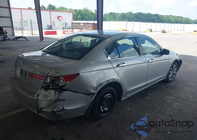 1HGCP3F70BA000884: 42535804