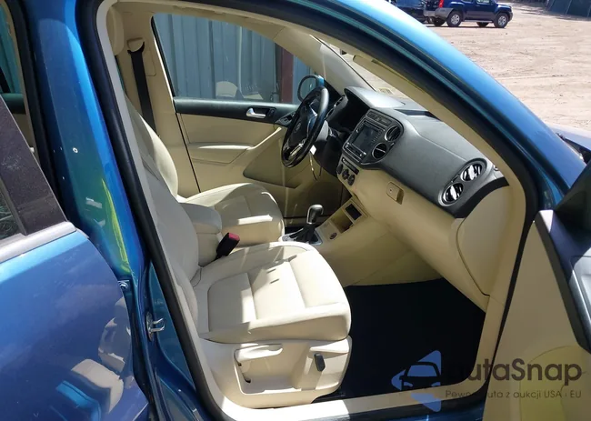 WVGSV7AX0HK011669: 42535922