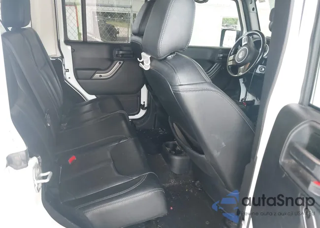 1C4BJWEG5JL813672: 42535955