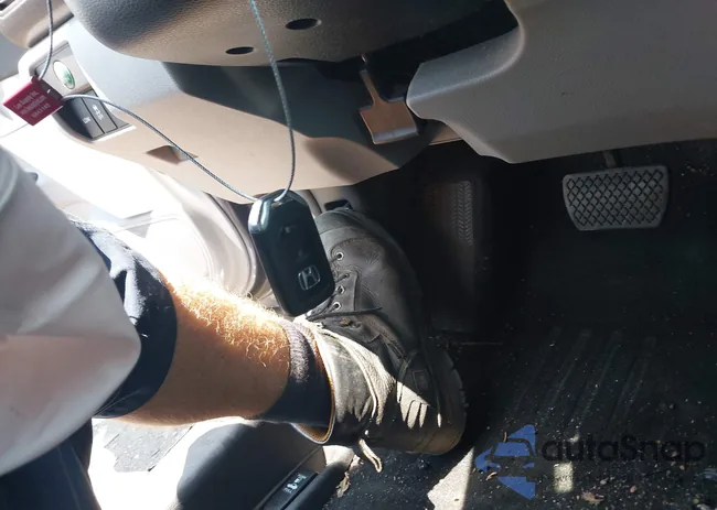 1HGCR3F88DA023710: 42535983