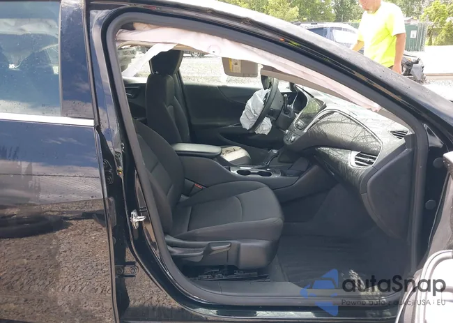 1G1ZB5ST9LF005469: 42535988