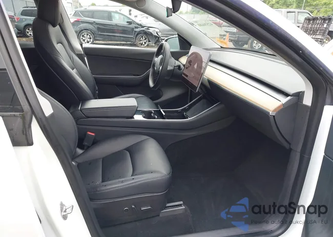 5YJYGDEE8MF068886: 42536688