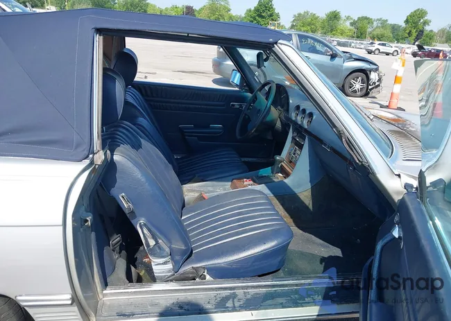 WDBBA45A5BB001553: 42537023